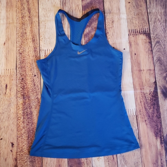 Nike Tops - Nike Pro Dri-Fit fitted racer back tank